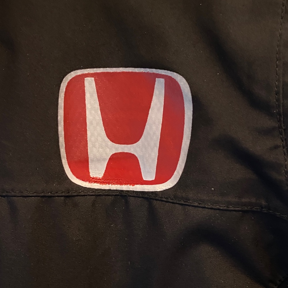 Helly Hansen Formula 1 (F1) 2022 Jacket with Honda Racing accents - Picture 3 of 16